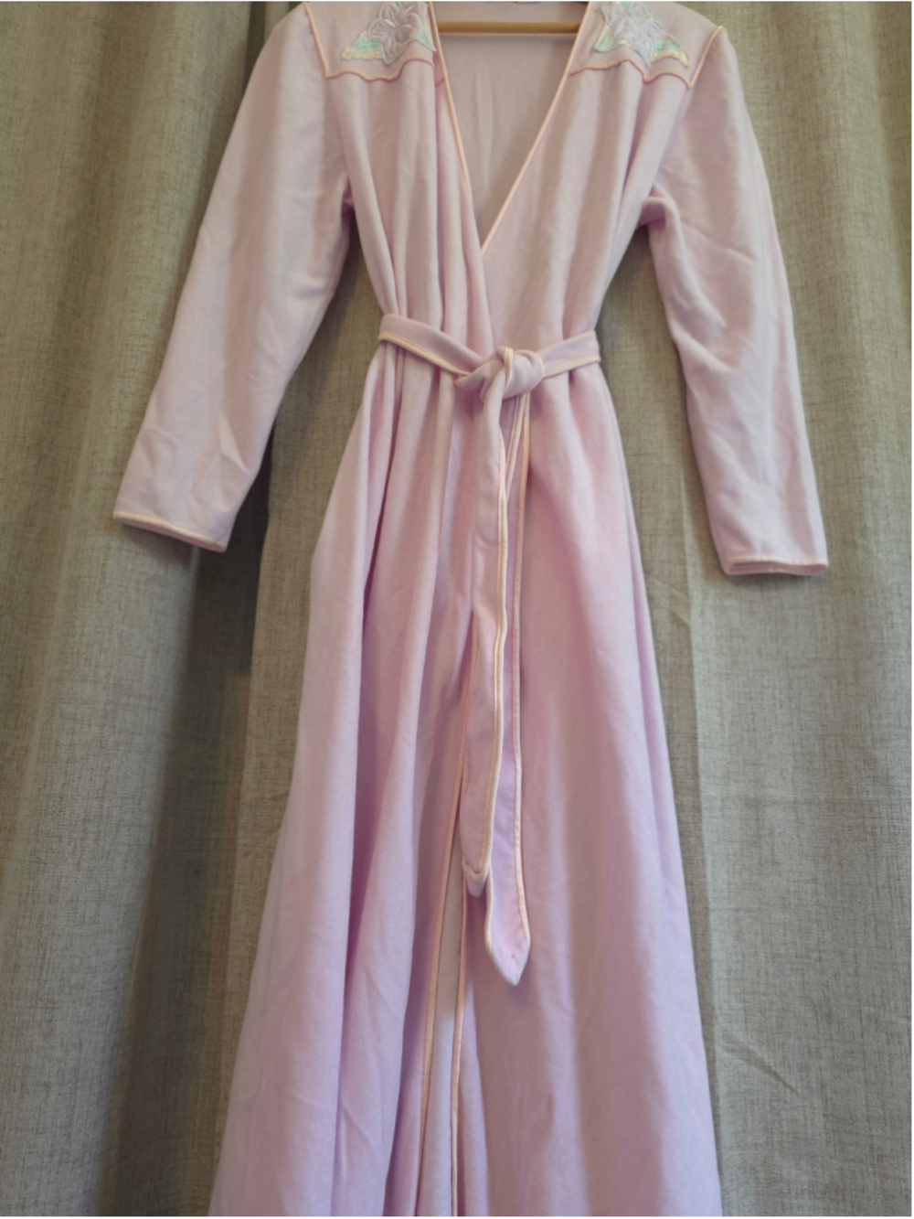 Vintage 80s Lorraine Robe Size S Light Pink Long Sleeve Floral Patch Embroidery - Picture 8 of 15